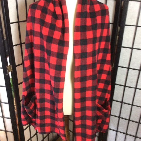 Buffalo Plaid Oblong Scarf with Pockets! - Picture 2 of 5